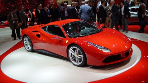 Fiat vinde încă 10% din acţiunile Ferrari. Primul pas spre scindare?