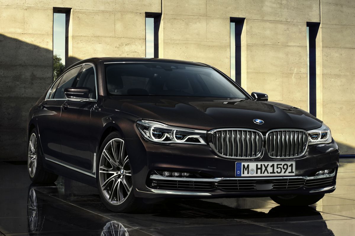 Preturi BMW Seria 7 în România. Cât costă noua navăamiral