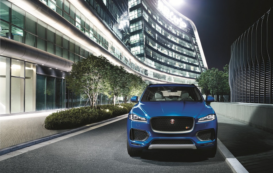 Jaguar F-Pace lansare Dubai