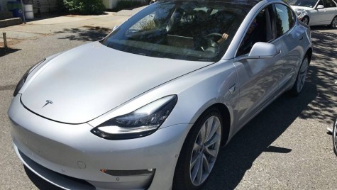 Tesla Model 3: Culoarea și jantele, singurele opțiuni