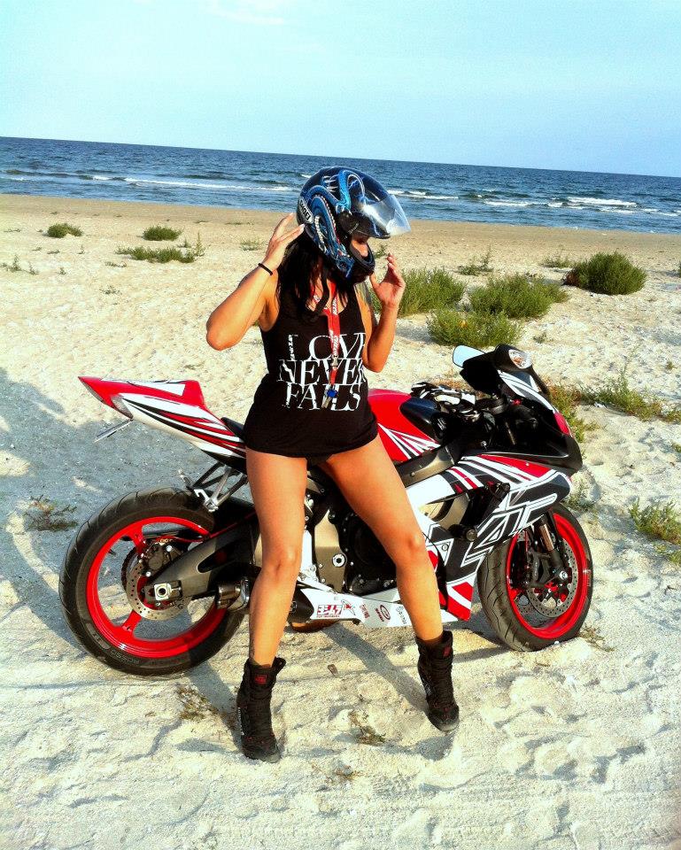 1234512_655631984448522_1546621175_n