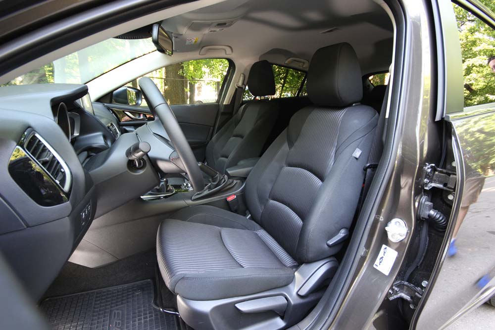 MAZDA 3 (9)