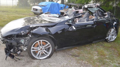 Verdict în cazul accidentului mortal cu Tesla: șoferul și pillotul automat au greșit