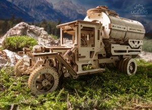 Alegerea unui cadou pentru prieteni pasionaţi de maşini