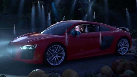 Audi schimbă povestea de Crăciun. R8 cu mulți cai putere în loc de caleașca trasă de cai