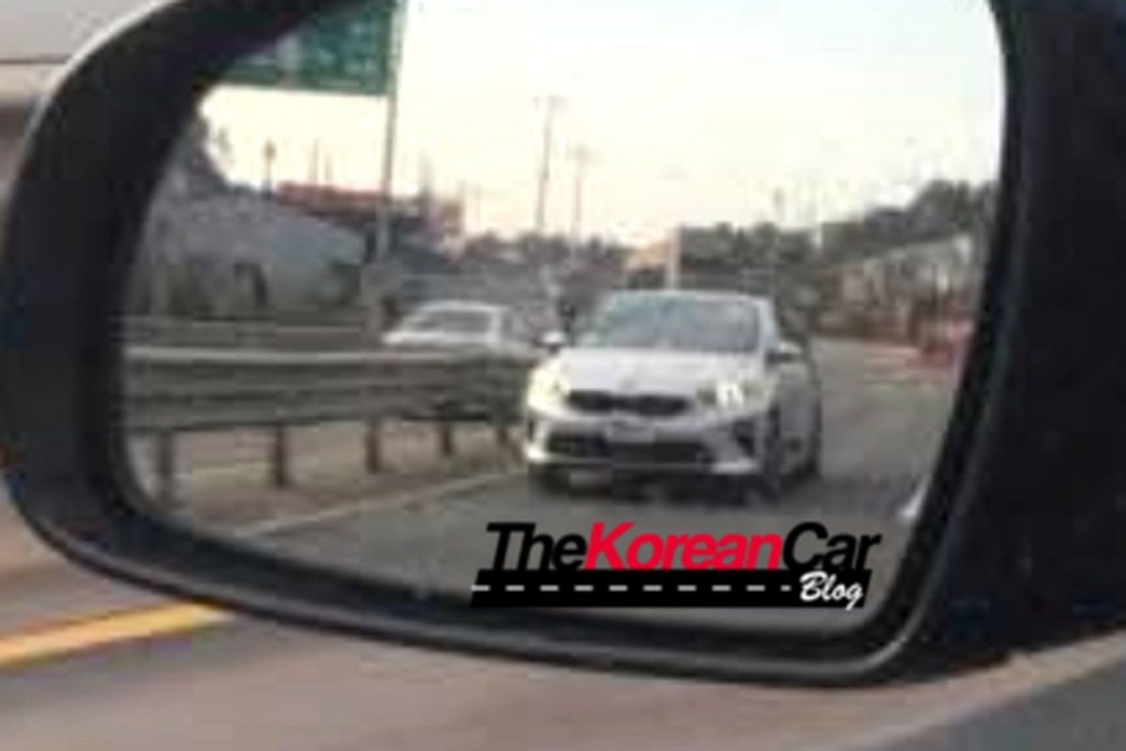 Primele imagini cu a treia generație: Cum arată noua Kia Cee’d