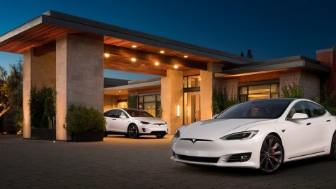 Premieră: Tracțiunea integrală va fi standard pentru Tesla Model S și X