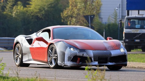 Ferrari pregătește o versiune super-performantă a lui 488