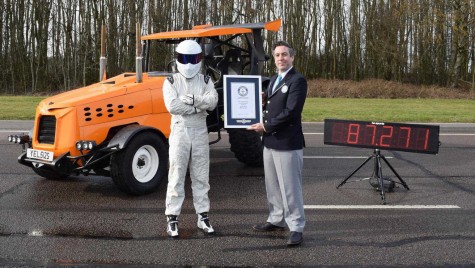 Stig de la Top Gear a bătut recordul de viteză la volanul unui… tractor