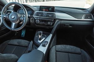 BMW 420d vs Kia Stinger