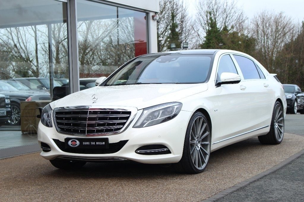 Lewis Hamilton Mercedes-Maybach S600 (2)