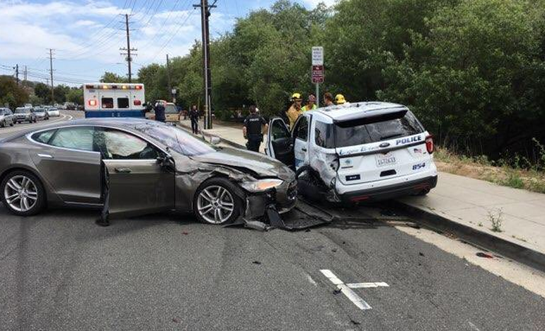 Tesla Model S accident (2)