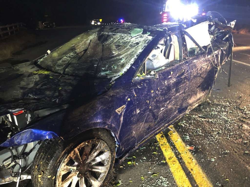 Tesla Model S accident.4jpeg