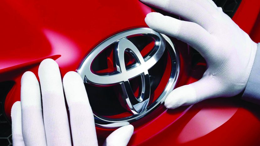 Toyota recheamă la service 1,6 milioane de automobile