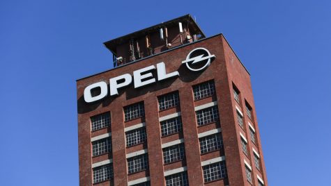 Anchetă la Opel pentru dispozitive de trucare a emisiilor la trei modele