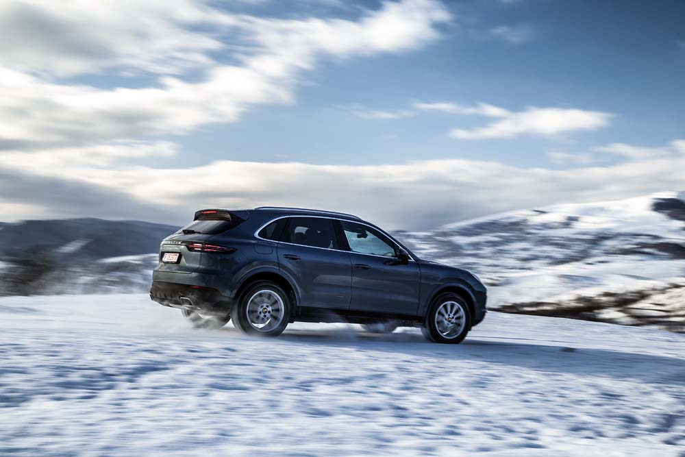 Test în România Porsche Cayenne Născut sportiv