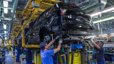 O uzină Ford ia pauză din cauza cererii în scădere
