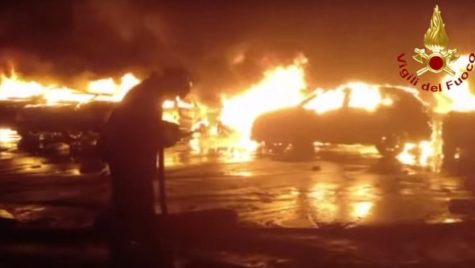 Imaginile dezastrului de la Savona. Sute de mașini au ars ca niște torțe