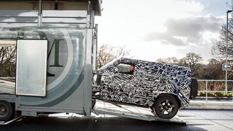 Viitorul Land Rover Defender – primul teaser. Cadou pentru fani?
