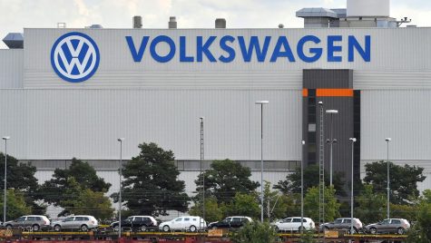 Presa germană: Volkswagen a vândut modele pre-serie ca mașini rulate