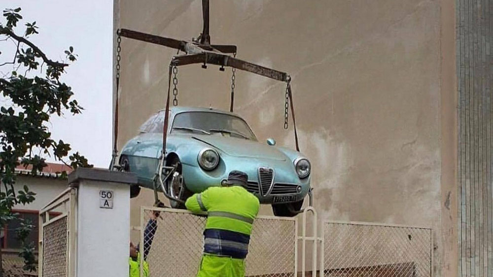 Descoperirea anului: a fost recuperată o Alfa Romeo Giulietta SZ