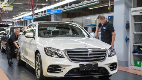 Ce bonus uriaș primesc angajații uzinelor Mercedes