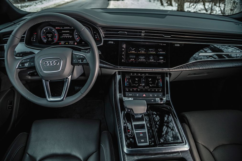 Test comparativ Audi Q8