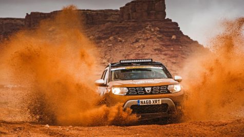 Dacia Duster în deșert. Cum se descurcă în off-road extrem?