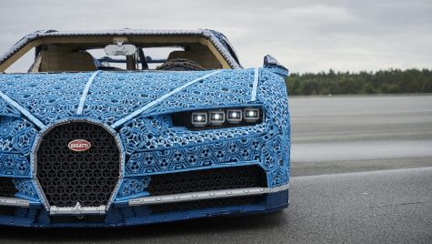 Un Bugatti Chiron realizat din piese Lego la scara 1:1 sosește în România