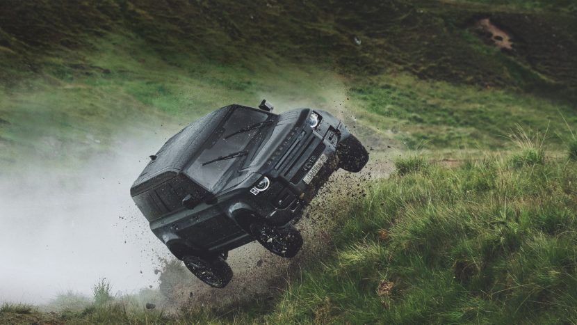 Land Rover Defender 110, cascador pentru 007