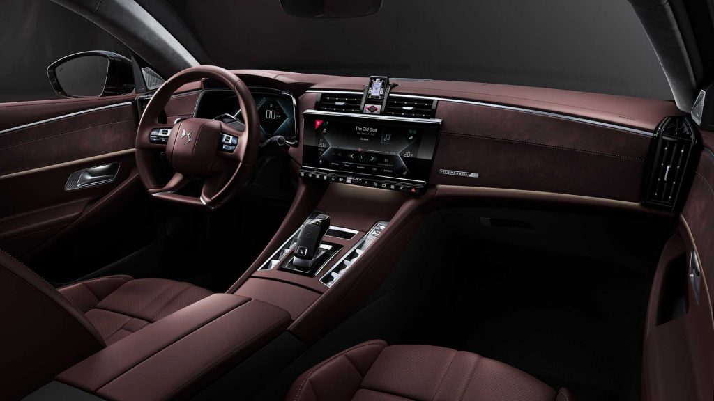 DS 9, eleganță franceză plus putere E-Tense 