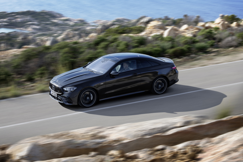 https://www.autoexpert.ro/wp-content/uploads/2020/05/Mercedes-E-Class-Coupe-2020-4.jpg