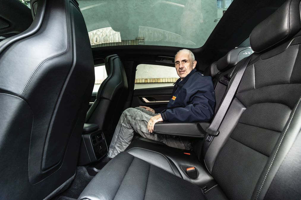 locuri spate Porsche taycan 4S