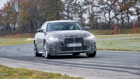 BMW i4: viitorul model electric se află în ultima fază de testare (video)