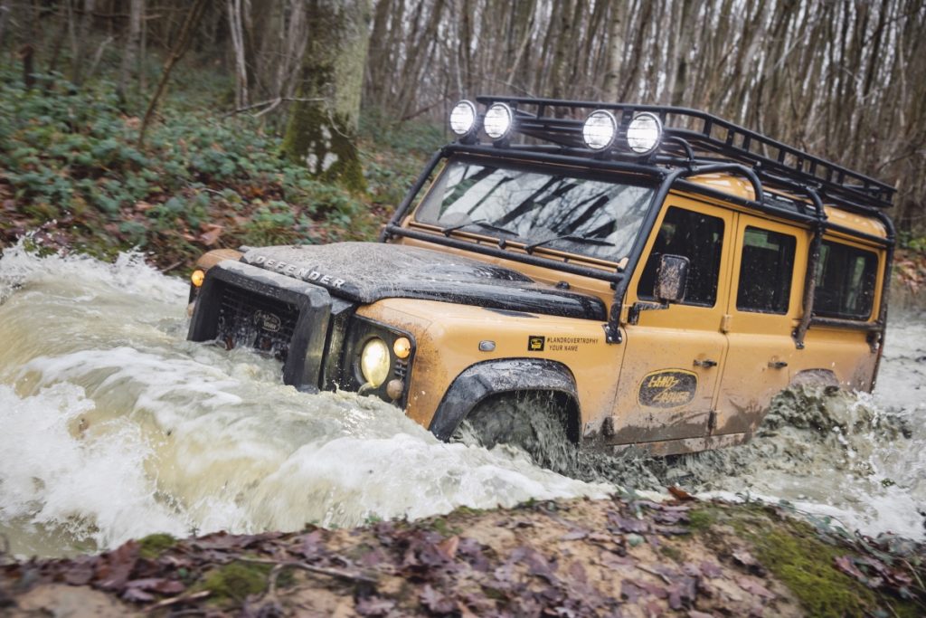 land-rover-defender-trophy-3-autoexpert.ro