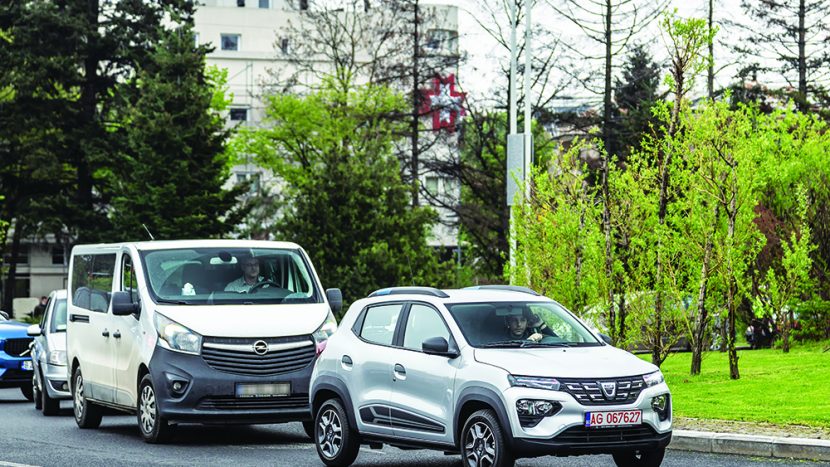 Dacia Spring prin oraș autoexpert.ro