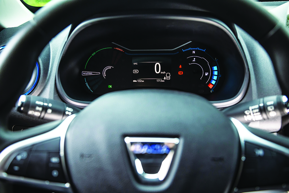 Dacia Spring prin oraș autoexpert.ro