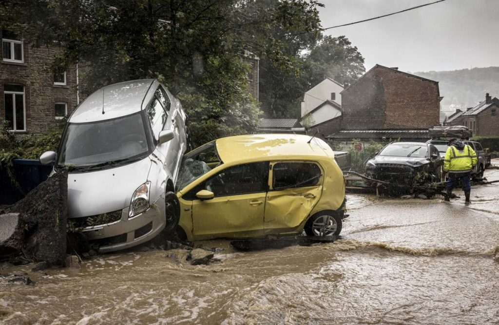 Inundații Germania companii auto