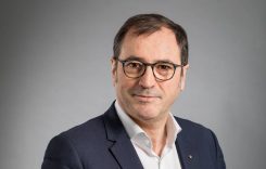AutomotiveNews Europe: șeful Dacia, cel mai bun CEO din industria auto în 2022
