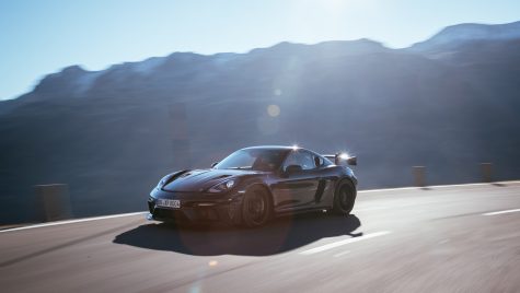 Porsche 718 Cayman GT4 RS va fi lansat în luna noiembrie 2021