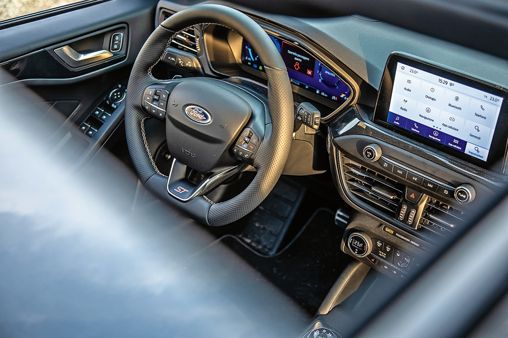 Bord Ford Focus ST autoexpert.ro