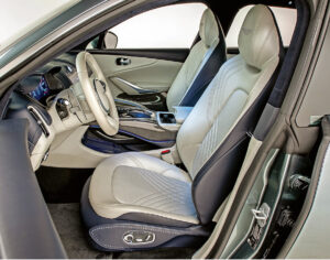 Aston Martin DBX autoexpert.ro