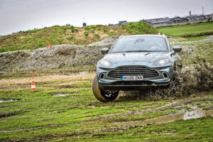 Aston Martin DBX autoexpert.ro