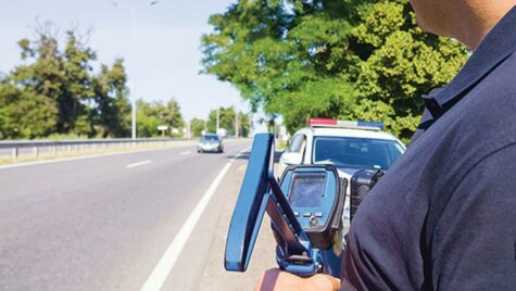 Șofer român surprins de poliție cu 181 km/h, pe contrasens