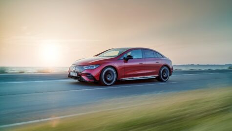 Mercedes-EQ cere taxă proprietarilor pentru a beneficia de toată puterea mașinii