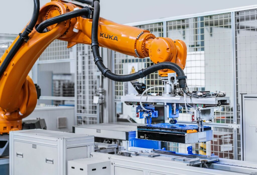 BMW reciclează bateriile autoexpert.ro