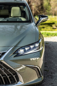 Lexus ES Hybrid si Castelul Kalnoky autoexpert.ro