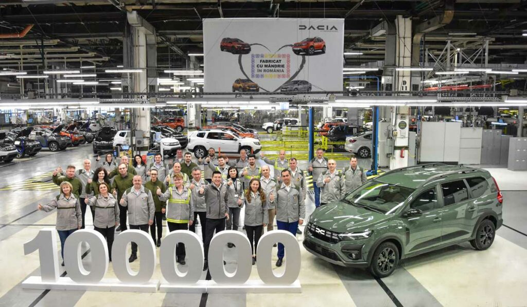 Dacia Jogger cu numărul 100.000 a fost produsă la Mioveni