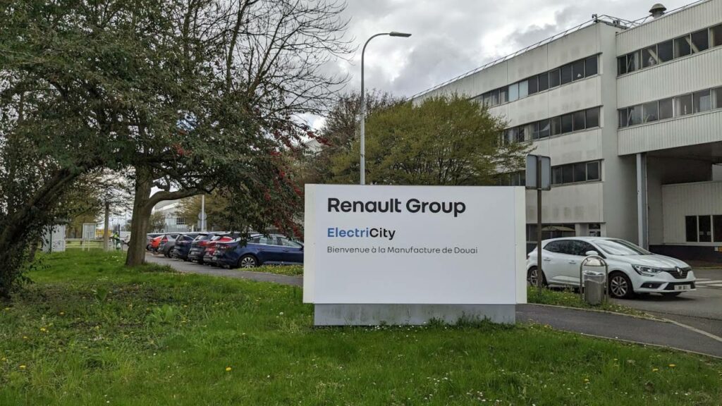 Renault Douai - ElectriCity Nissan Mitsubshi