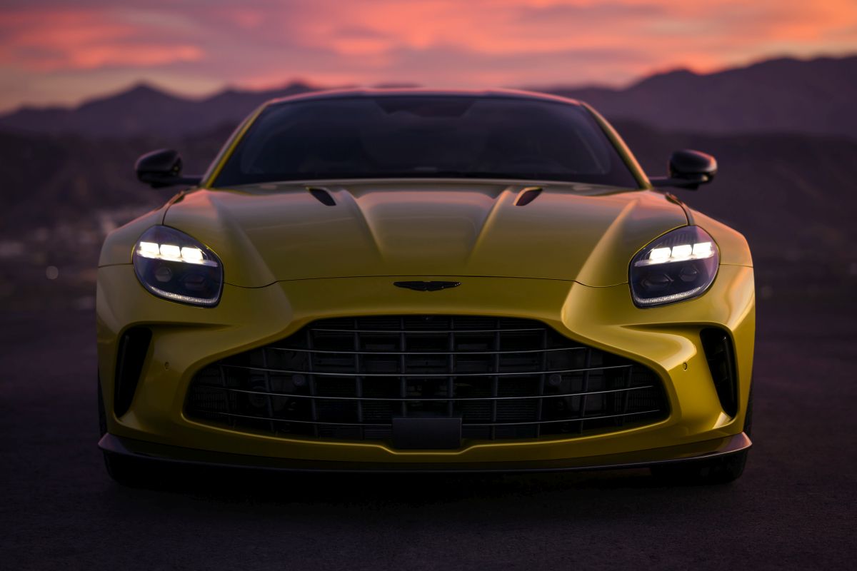 Aston Martin Vantage 2024 AutoExpert.ro